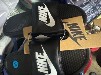 Nike Black  slides size 10