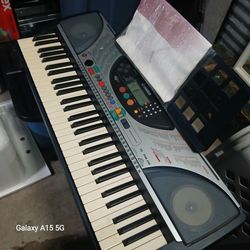 Yamaha PSR-240 Electronic Keyboard
