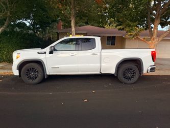 GMC Sierra 1500 Crew Cab Pickup Truck