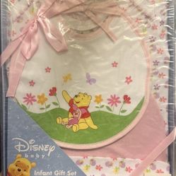 Disney Baby Infant Gift Set, Bodysuit, Cap & Bib, Baby Shower Gift, Baby Clothes