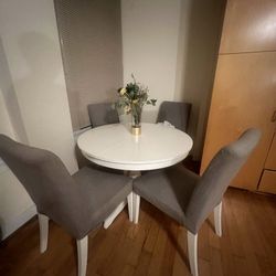 4 Seater Dining Table 