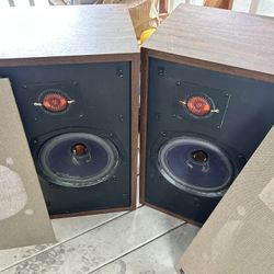 Advent Loudspeakers (vintage, Refoamed)  