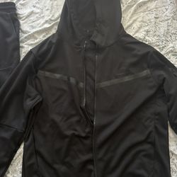 Black Nike Tech Size 2XL