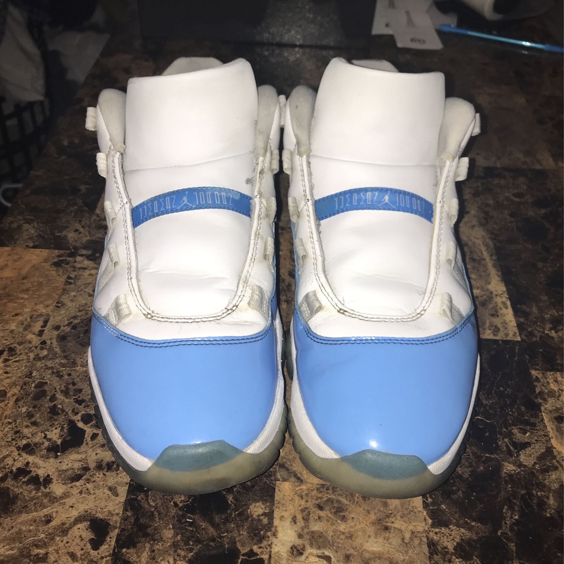 Jordan 11 UNC low