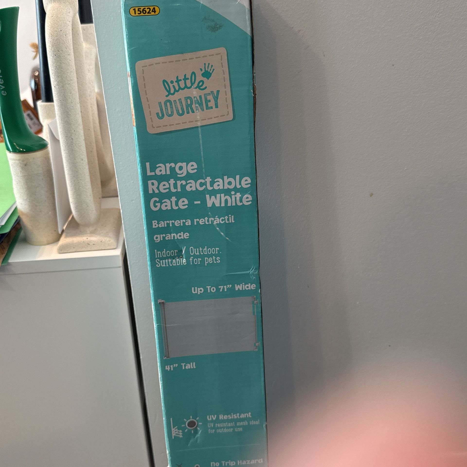 Retractable Gate (never Taken Out Of Box)