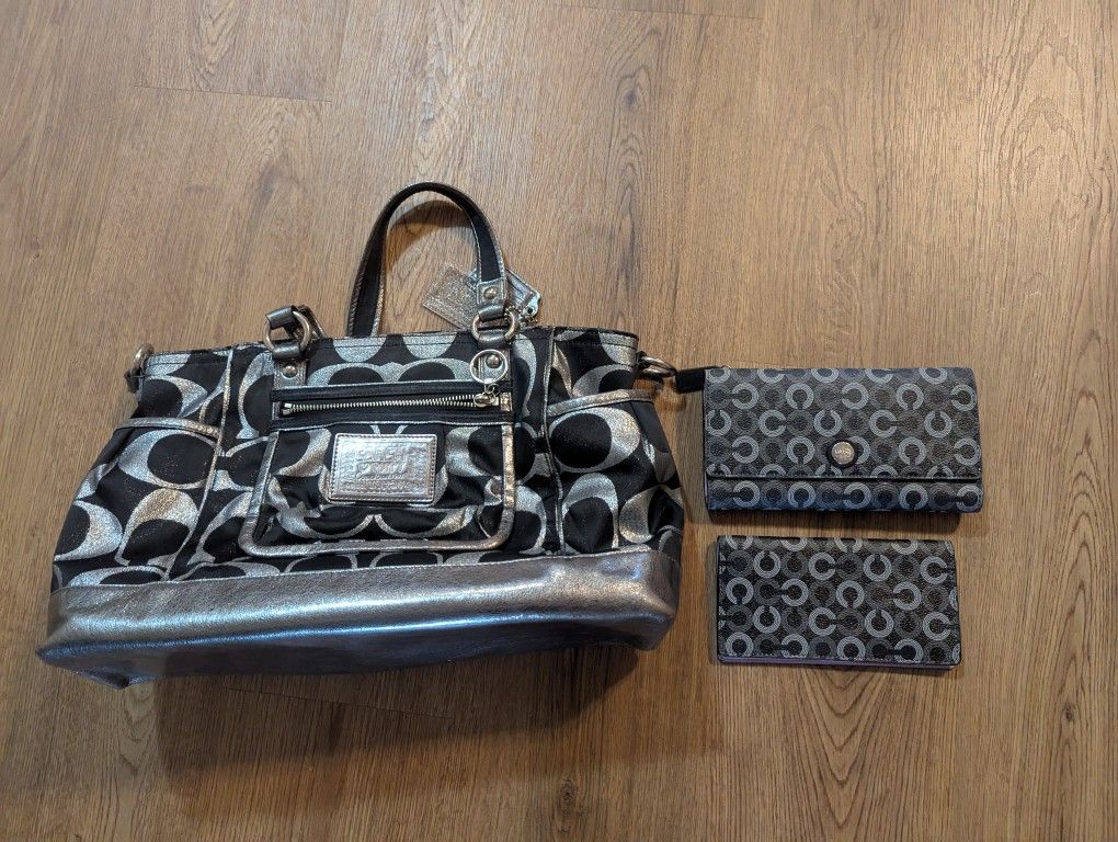 Coach Poppy Signature Lurex  Tote, Wallet And Checkbook