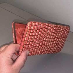 Orange sparkle alligator pattern hard shell wallet   Pick up in East Haven