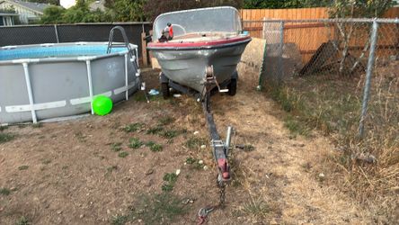 Boat trailer for a 12’-15’ boat with free boat