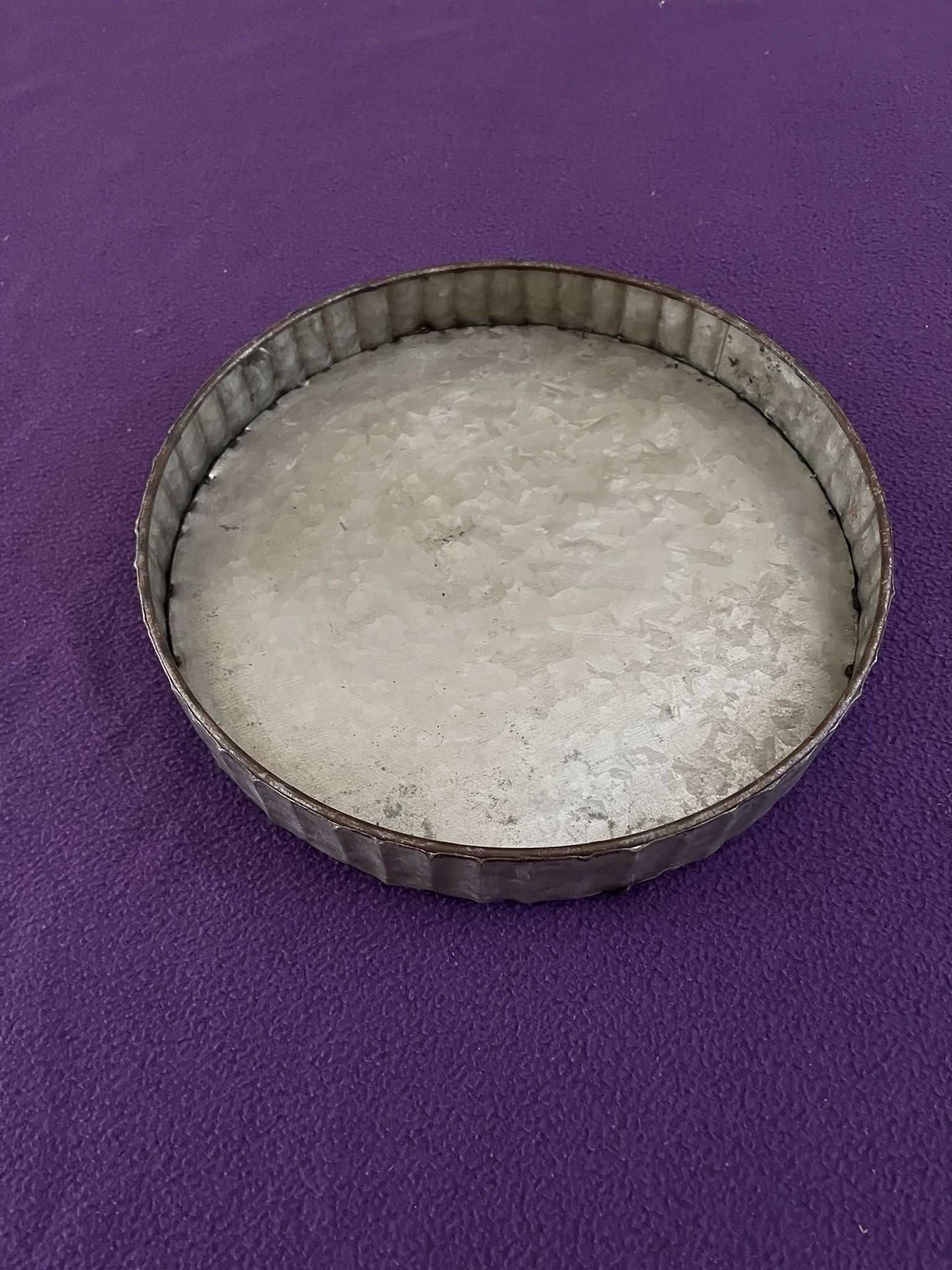 10-7/8 Inch  Round Galvanized Metal Tray Decorative Tray Corrugated Edges