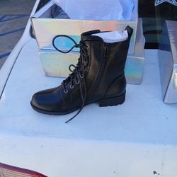 Brand New Woman Boots