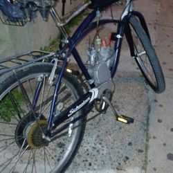 100cc  Gas Motor Schwinn 26" Bije