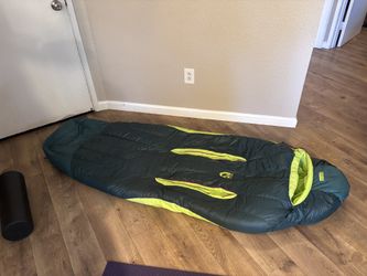 NEMO Women's Disco 15 Sleeping Bag Regular / Right Zip, Electra / Starlit Ridge