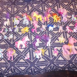 32 my little ponies & other brand ponies LOT