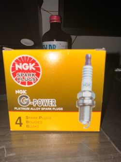 NGK SPARK PLUGS x4