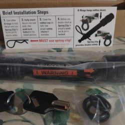 Trailer hitch lock set