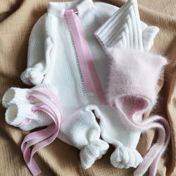 Baby Gift Set, Includes A Footed Coverall, Booties And Two Hats