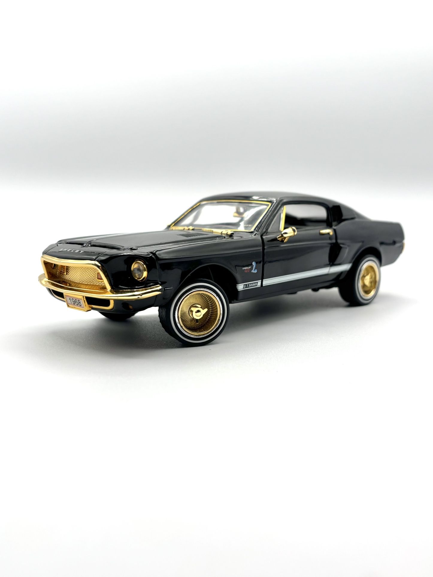 1968 Shelby Mustang GT500KR, 1:24 Diecast Model Car from Sunnyside