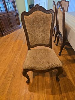 Six Side Chairs And Two Arm Chairs 5 Dollars Each