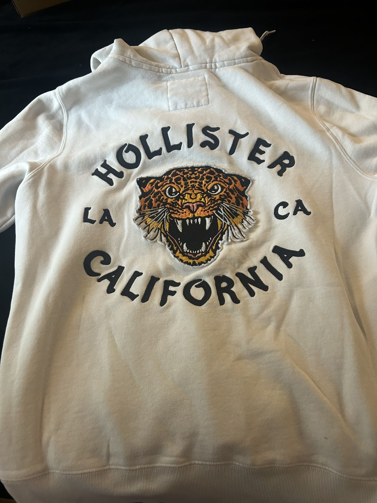 Men’s large hollister sweatshirt