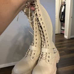 Size 8 Woman’s Tall Winter Boots 