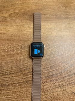 Apple Watch Series 5 44 mm rose gold with magnetic band
