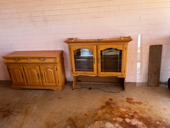 Hutch with glass display and felt drawers