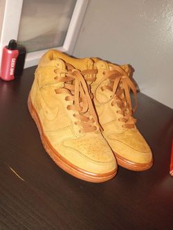 Nike Dunks size 4.5y sweade
