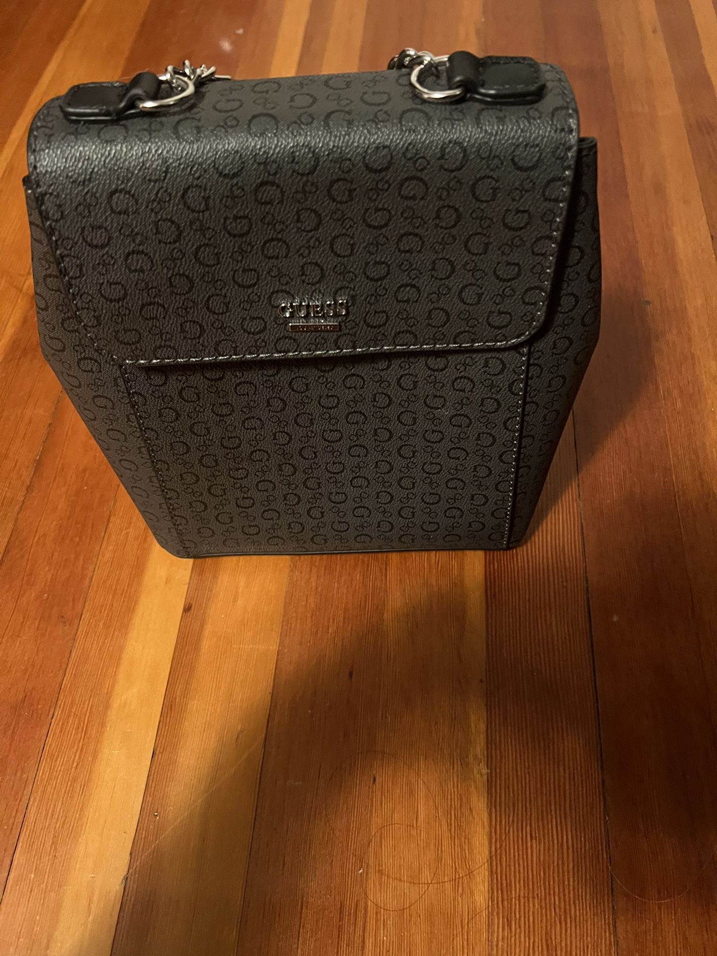 Guess Backpack In New Condition LQQK!!
