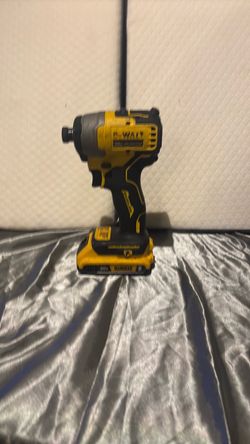 DEWALT 20V Cordless Impact Driver with Battery