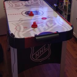 Large NHL Hockey Arcade Game Table w/ Pushers and Pucks