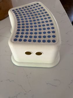 Plastic step stool