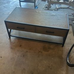 Coffee Table Broyhill 
