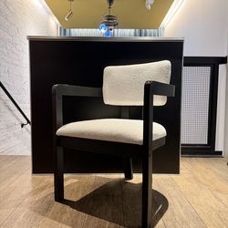 Chair with handles