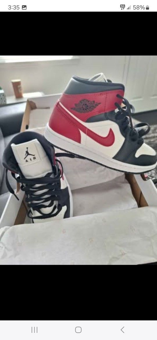 Nike Air Jordan 1 Mid Women's Sneakers Size 7