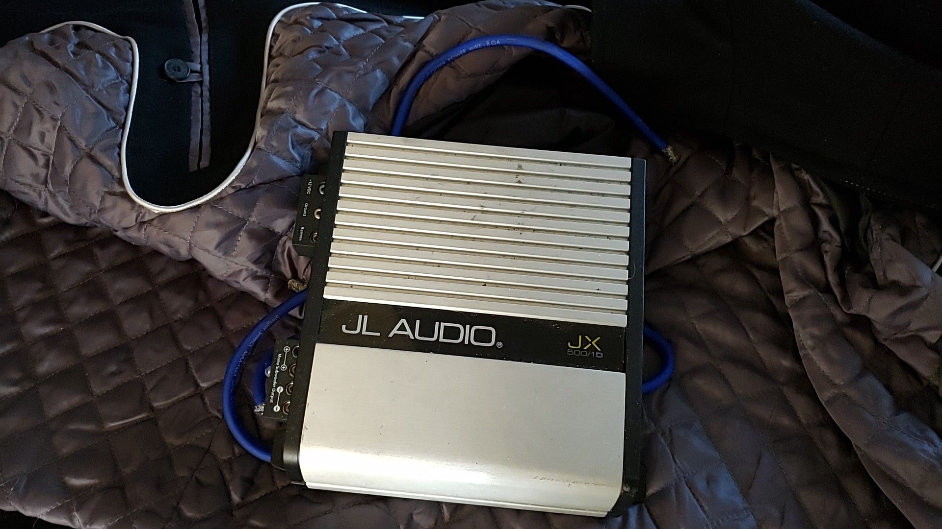 Jl audio jx500/1d 500 watt mono block spear stereo amp had attached to