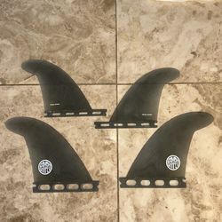 Quad surfboard fins