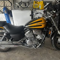 Honda Magna 750