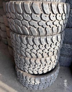 33x12.50/18 Vendo un set de llantas  con 80% Vida en excelente condiciones de Vida las 4 🫡🤑
 Selling a set of 4 tires with 80% tread life remaining;