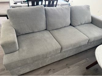 Modern Light Gray 3-Seat Sofa – Excellent Condition