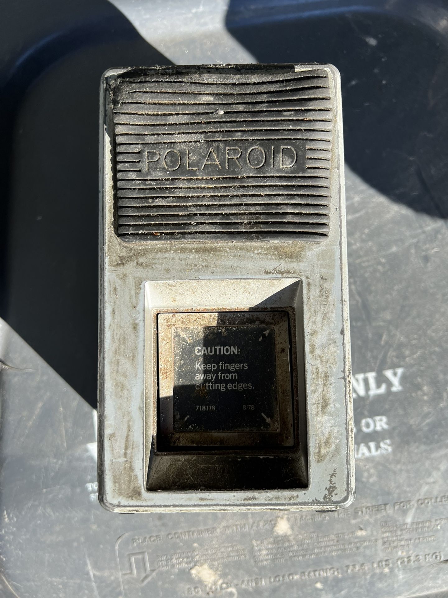 Rare POLAROID Tabletop Passport Photo Cutter (2" x 2" / 50mm x 50mm) Good Condition