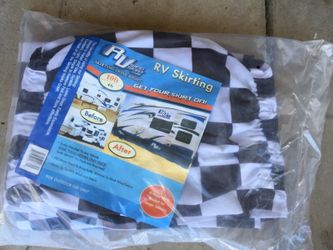 RV Skirting (racing flag/checked print)