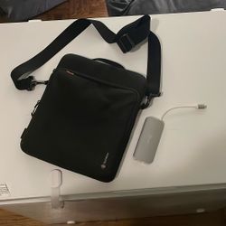 🎒 Tomtoc iPad Pro Shoulder Bag + Multiport Hub Bundle (12.9”–13”)