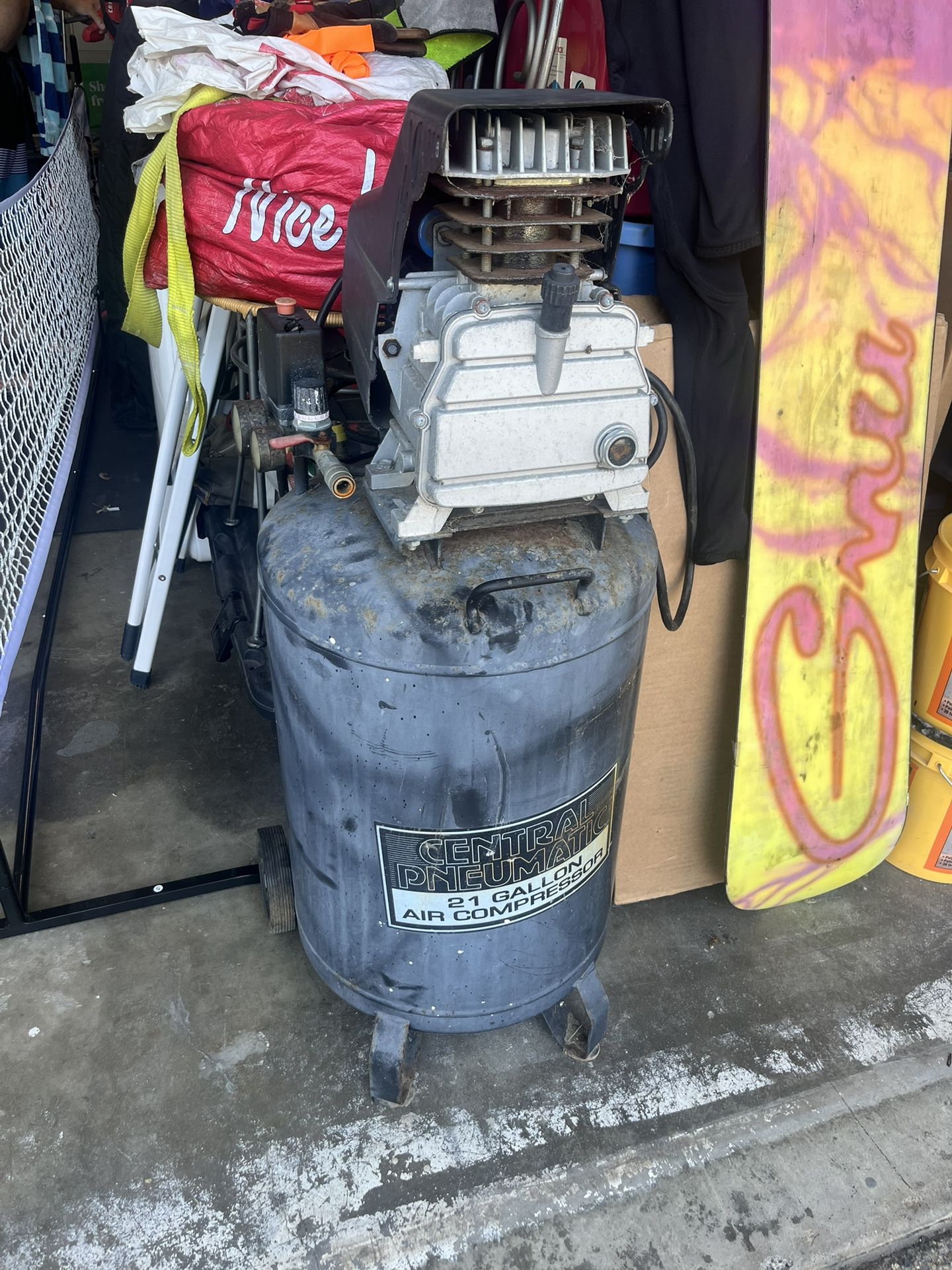 Central Pneumatic 21 Gallon air compressor