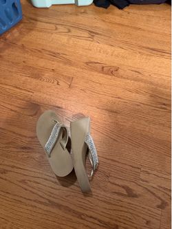 Guess7.5 sandals