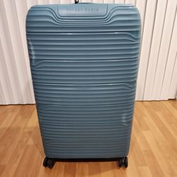 Delsey Paris Large Spinner Suitcase