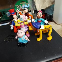 6 Walt Disney Figures,  All Nice, Sold As Set