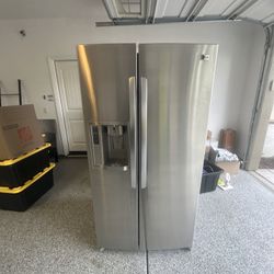 Refrigerator 