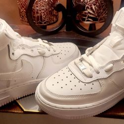 🔥 Nike Air Force 1 High '07 LE – Triple White (GS) 🔥
