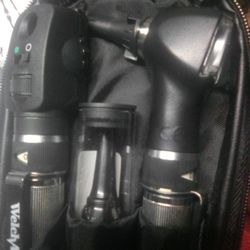 Welch Allyn
WELCH ALLYN Pocket LED Diagnostic Set with Soft Case - Black