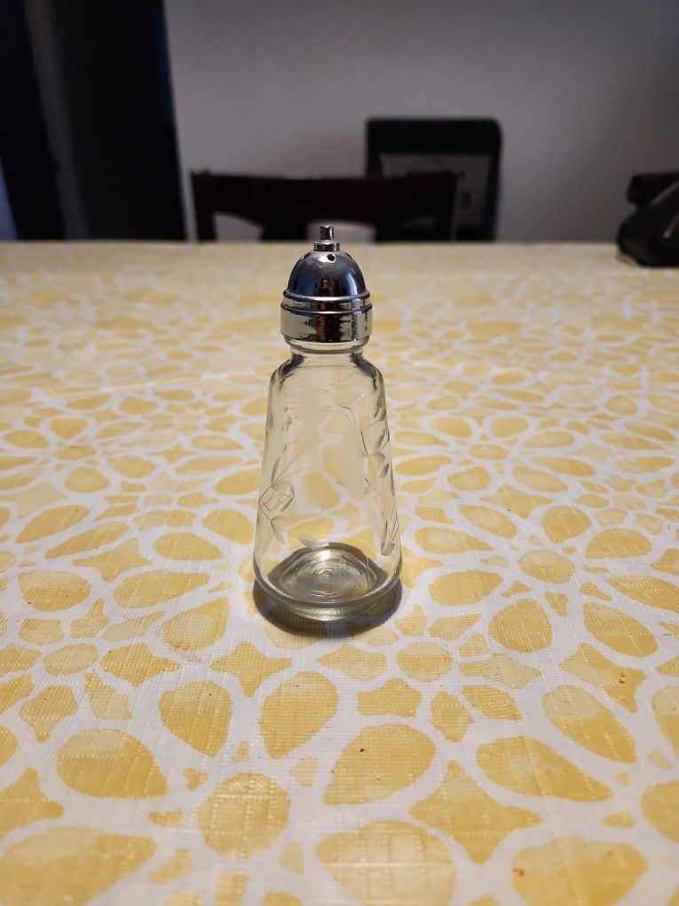 Princess House Salt/Pepper Shaker